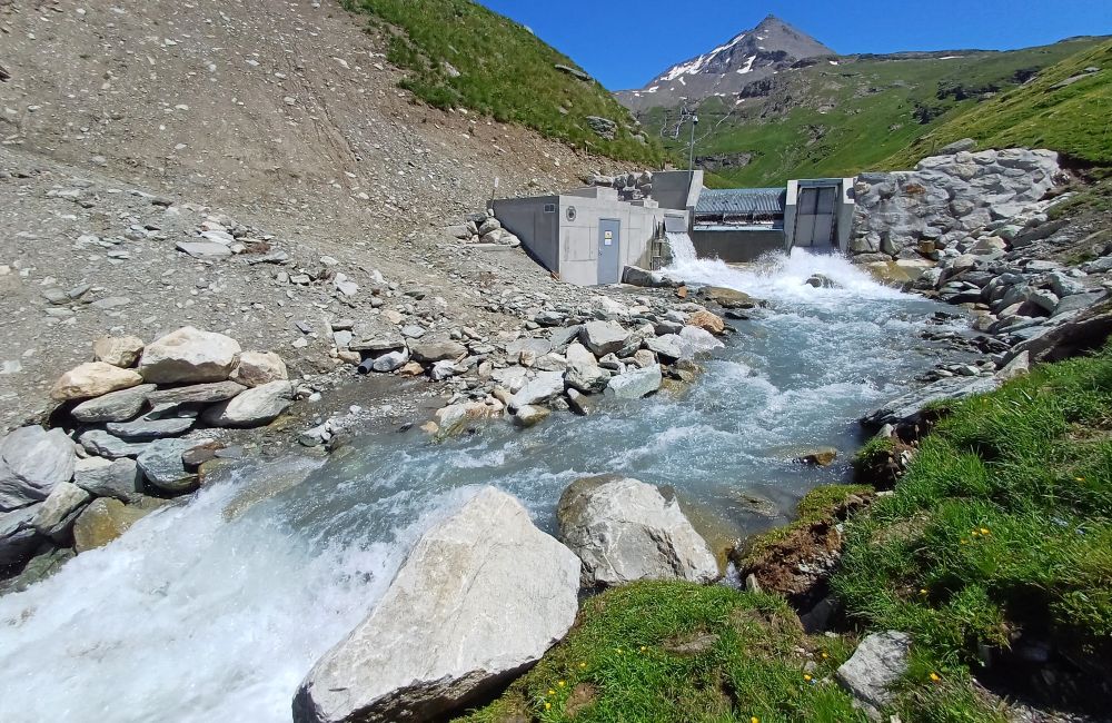 Création d’une micro centrale hydroélectrique sur le Ré Bruyant (73)